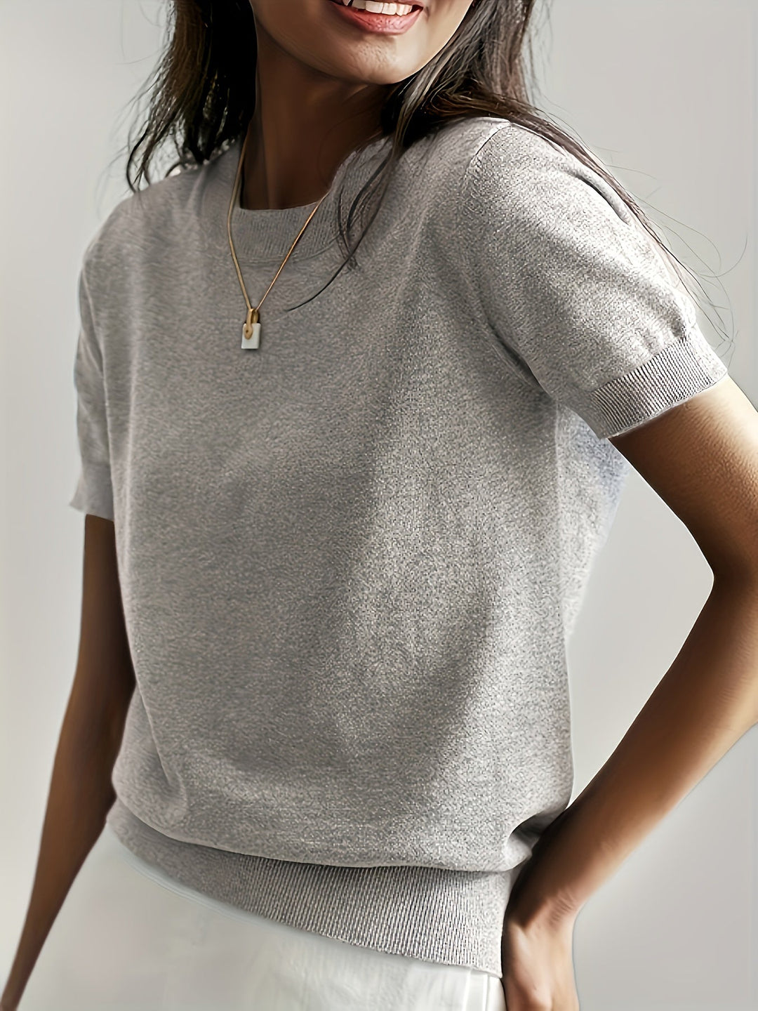 Leyla - Stylish Knitted T-shirt - Grey / XS
