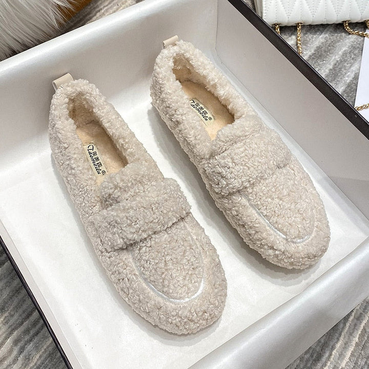 Carey - Experience True Luxury With These Comfortable Teddy Slippers - Cream / 35