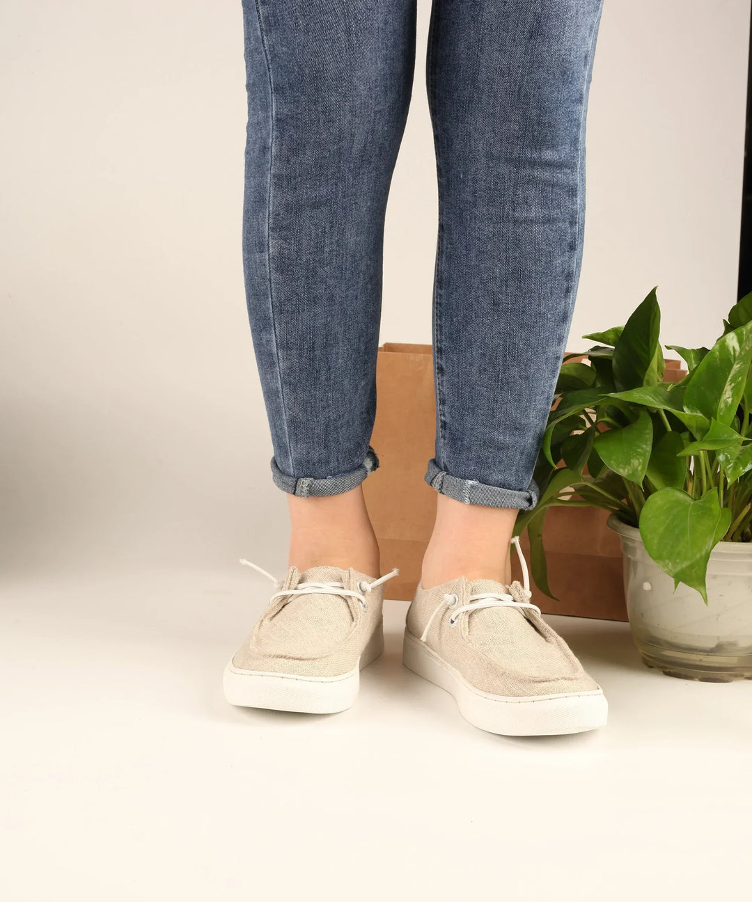 Emily - Comfortable Laced Loafers