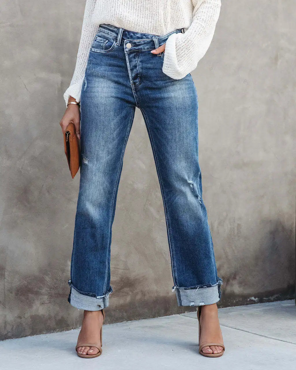 Kate - Straight Leg Jeans With A Playfull Crossed Button - Dark blue washed / S