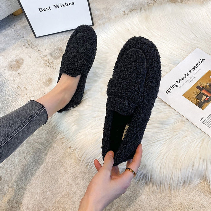 Lara - Comfortable Teddy Loafers - Black / 35 - Shoes