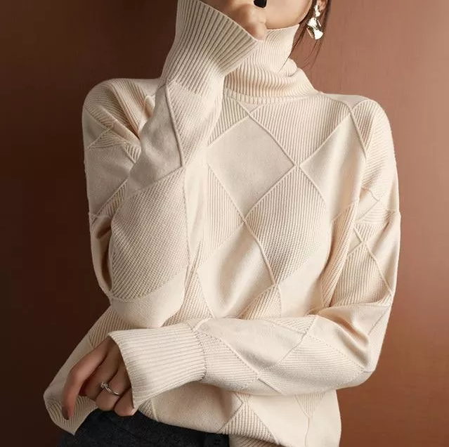 Marina - Elegant Loose Turtleneck Jumper For Ultimate Comfort - White / S