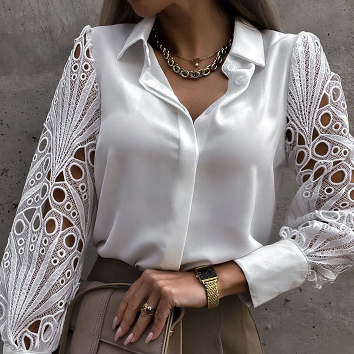 Tali - Stylish And Comfortable Blouse With Lace That’s The Ultimate Eye Catcher